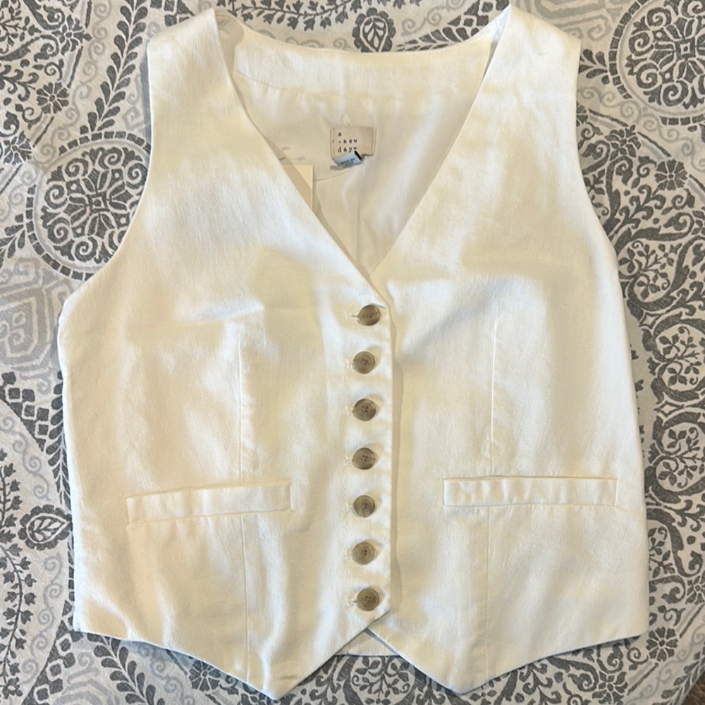 White Linen-blend Button-Up Vest